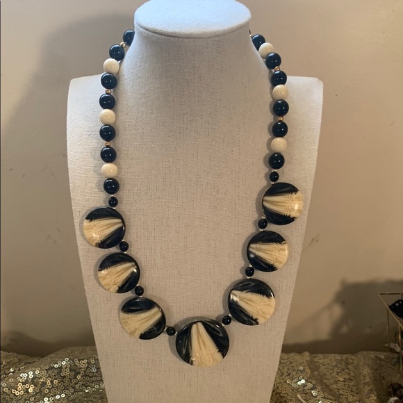 Vintage Black and Cream Beaded Necklace - Picture 1 of 2
